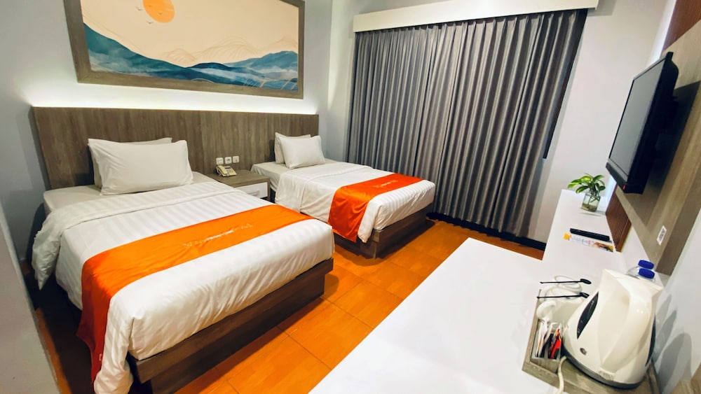 Front One HK Resort Simpanglima - last minute hotel in Semarang