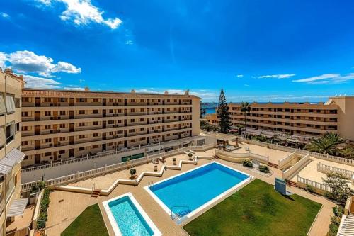 Tenerifeopenhome Bright Penthouse on the Beach Los Cristianos — 4-Star Luxury Hotel in Arona, Spain