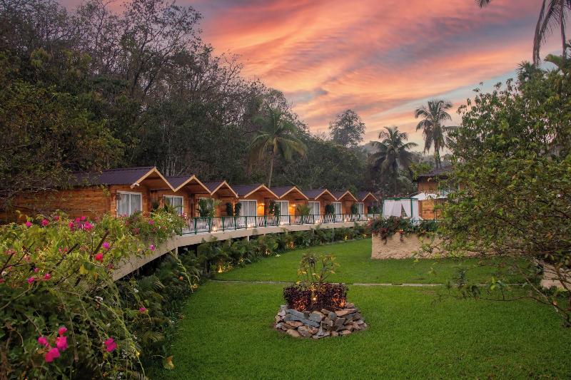 Stone Wood Jungle Resort - carbon neutral hotel in Dandeli