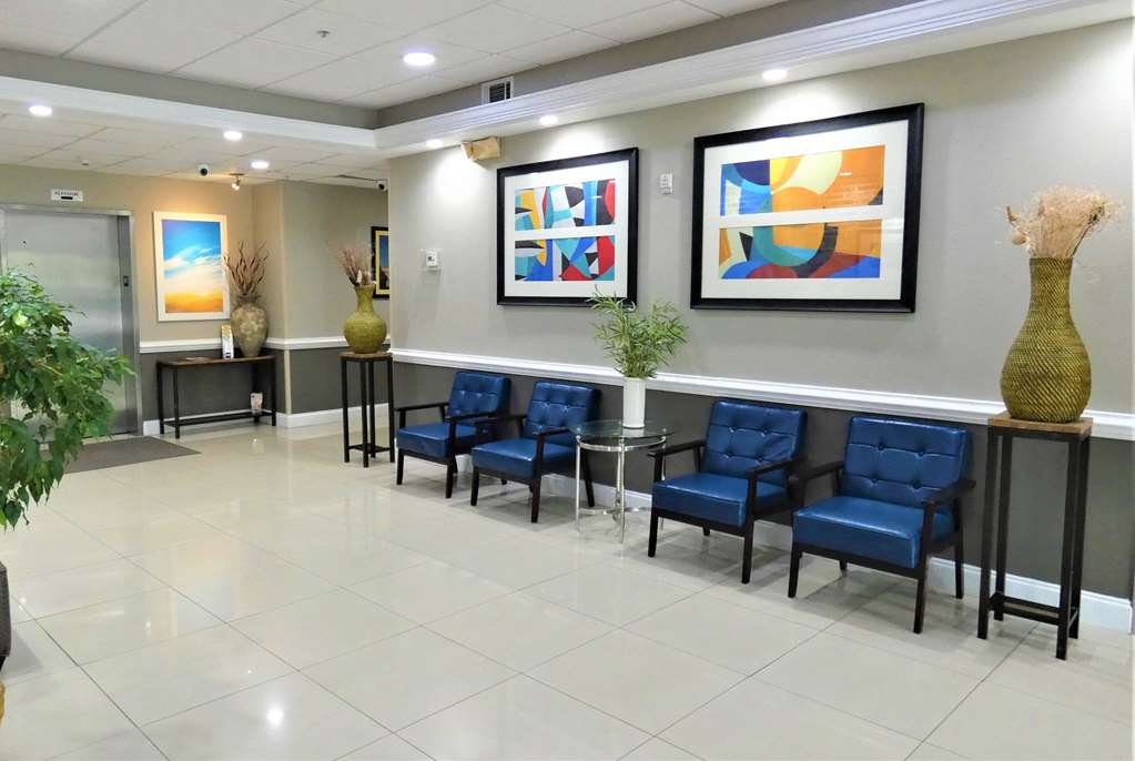 Days Inn & Suites by Wyndham Savannah North I 95 - photo 4