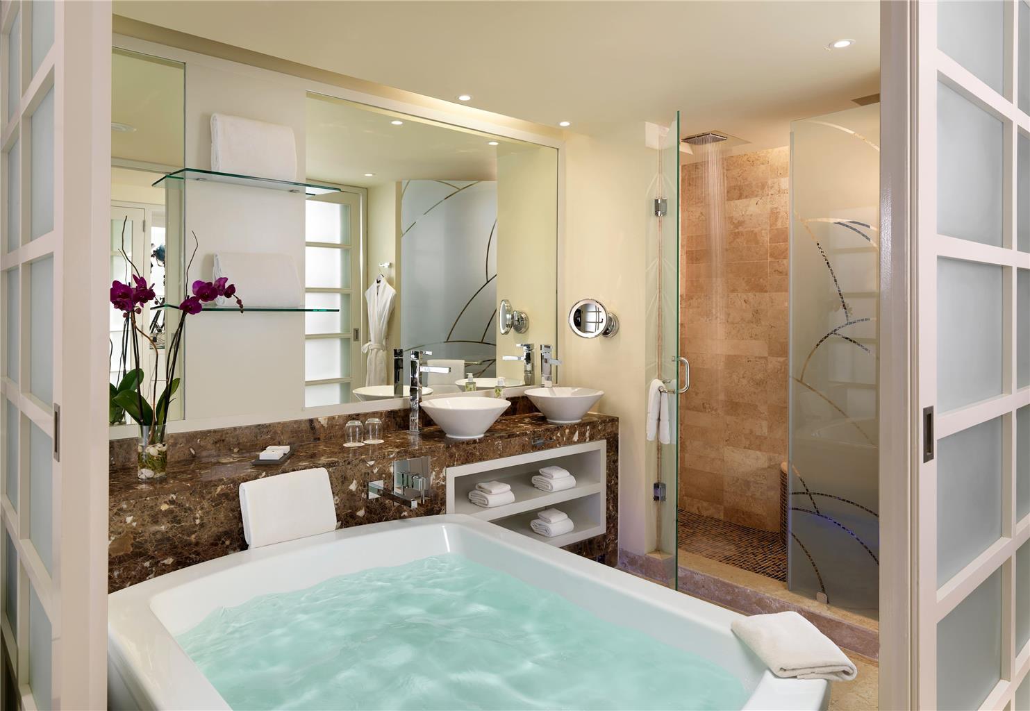 Guest room