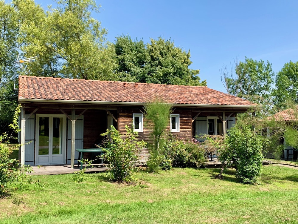 Terres de France Natura Resort Pescalis — hotel in Moncoutant