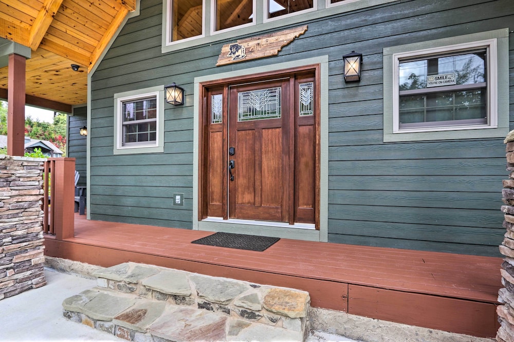 Woodsy Retreat with Fire Pit And Resort Amenities - photo 38