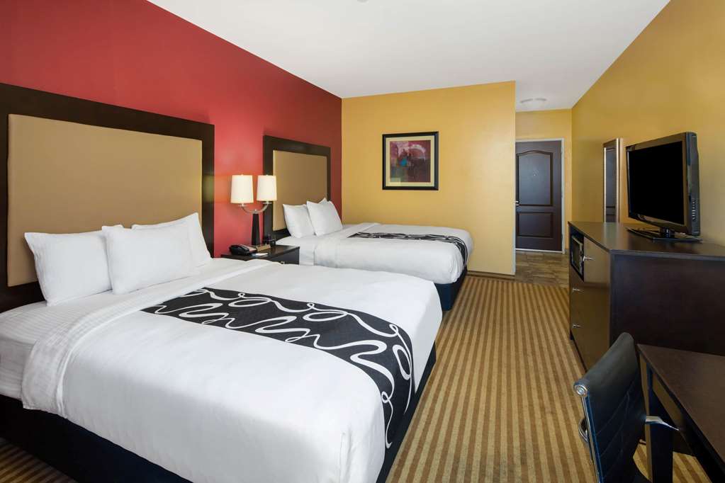 La Quinta Inn & Suites by Wyndham Atlanta Union City - photo 37