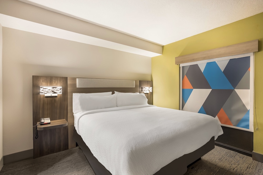 Holiday Inn Express Hotel & Suites PERRY by IHG - photo 30