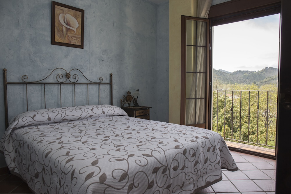 Aparthotel Rural 12 Caños — Galaroza — photo 4