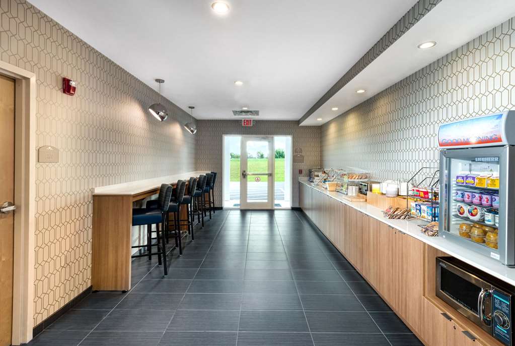 Microtel Inn & Suites by Wyndham Farmington - photo 7