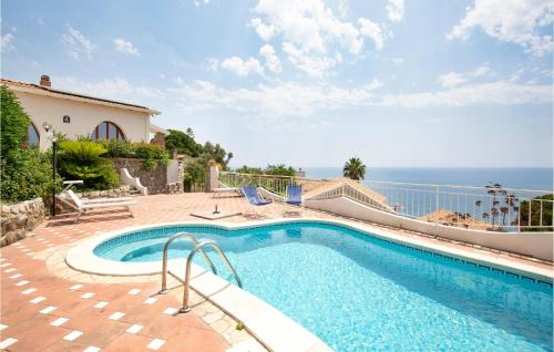 Amazing Home In Staletti With Wifi — 4-Star Luxury Hotel in Staletti, Italy