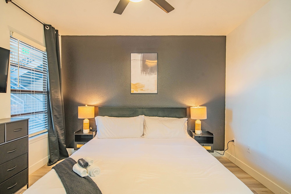 Rove Living Kb Zone — 4-Star Luxury Hotel in Glendale, United States