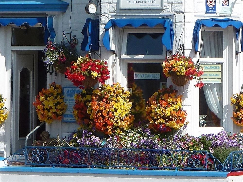 The Merivon Guest House — 4-Star Luxury Hotel in Great Yarmouth, United Kingdom