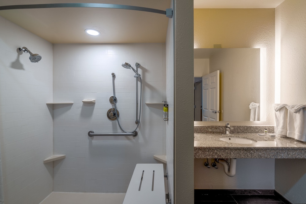 Staybridge Suites Memphis Poplar Ave East by IHG - photo 13