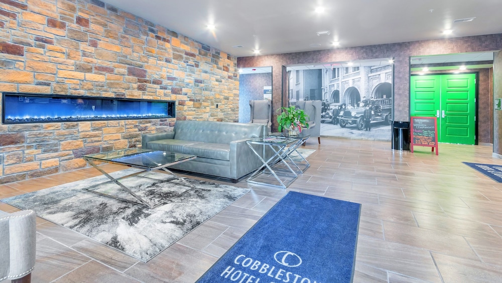 Cobblestone Hotel and Suites Janesville - photo 5