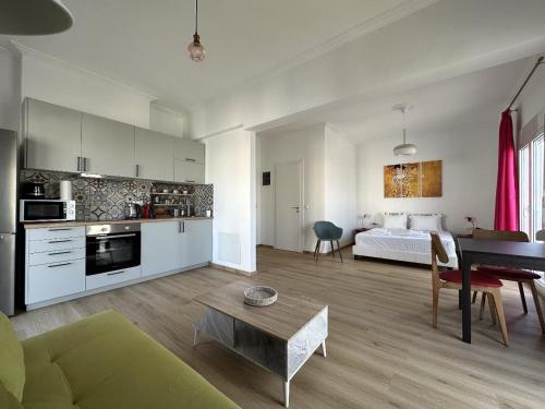 6th Floor Skyline View Studio 1 in Athens — 4-Star Luxury Hotel in Athens, Greece