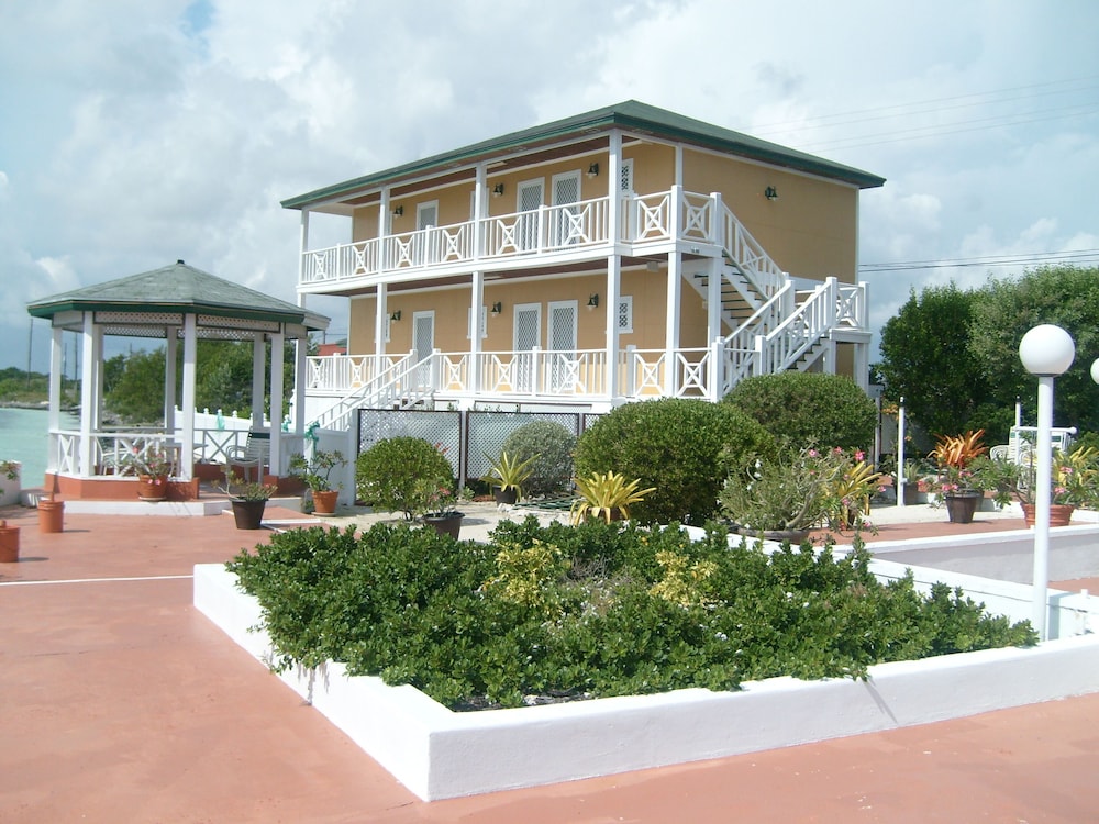 The Pointe Resort Marina — Unknown City
