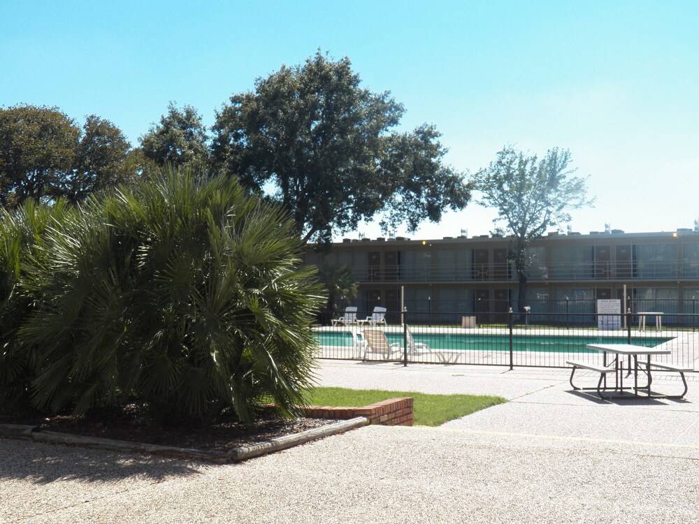 University Inn College Station - photo 19