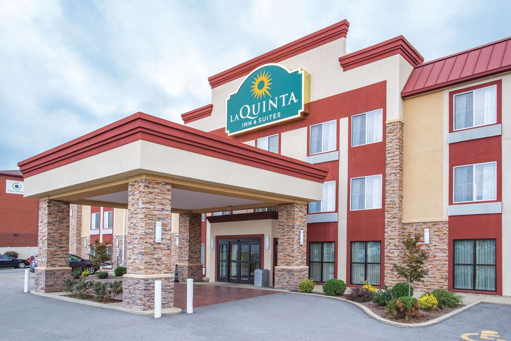La Quinta Inn & Suites by Wyndham O'Fallon IL St. Louis - photo 3