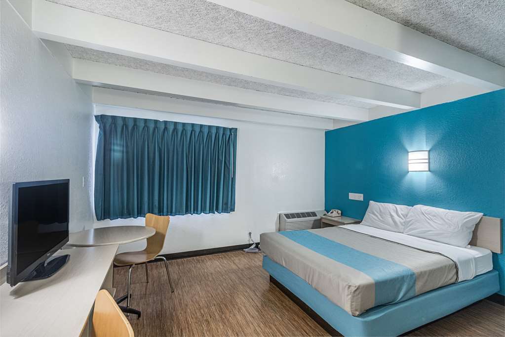 Motel 6 Kokomo In - photo 12