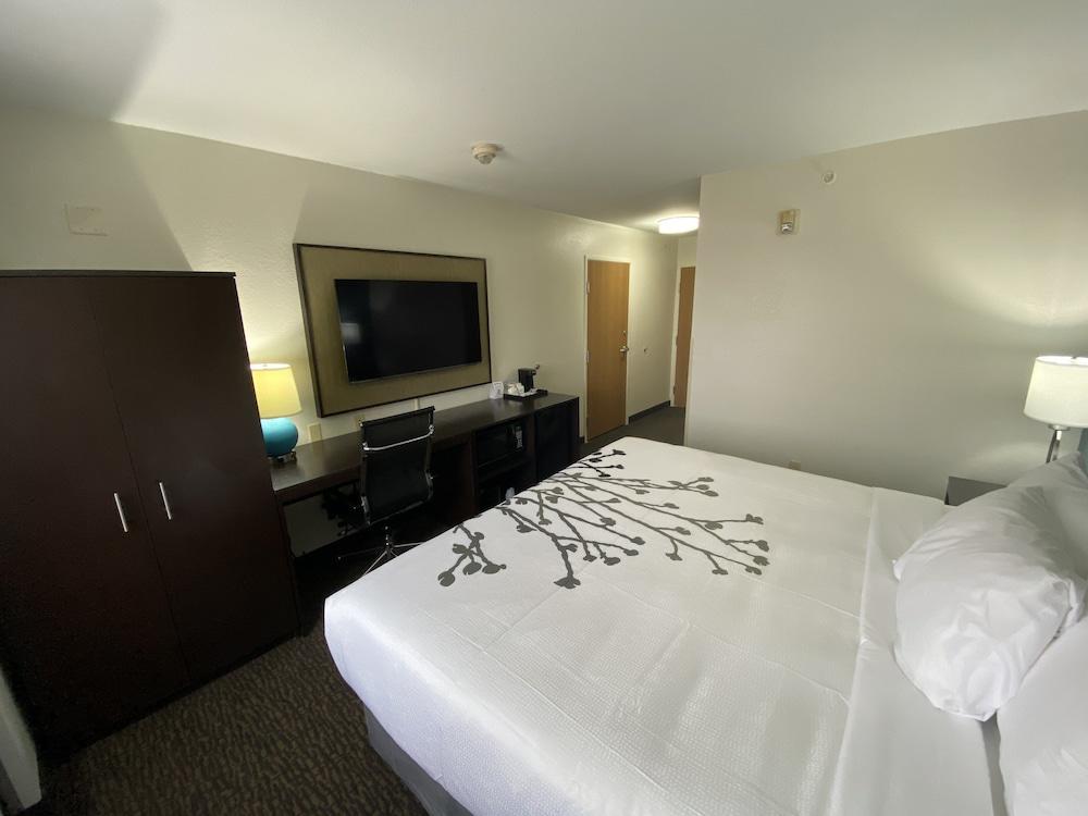 Sleep Inn St. Robert Fort Leonard Wood - carbon neutral hotel in Saint Robert