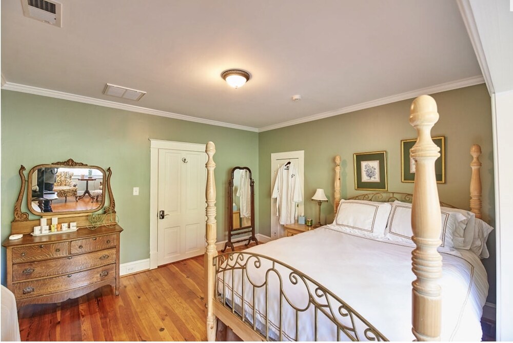 The Groome Inn - photo 20