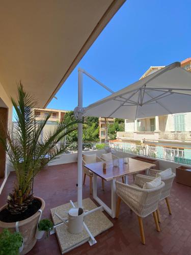 Sanary la Vie Est Belle Centre Ville 2 Minutes a Pied Plage 5 Minutes in Sanary-Sur-Mer, France