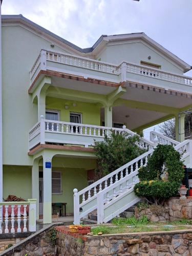 Apartments with parking space Palit Rab 22743 — 4-Star Luxury Hotel in Rab, Croatia