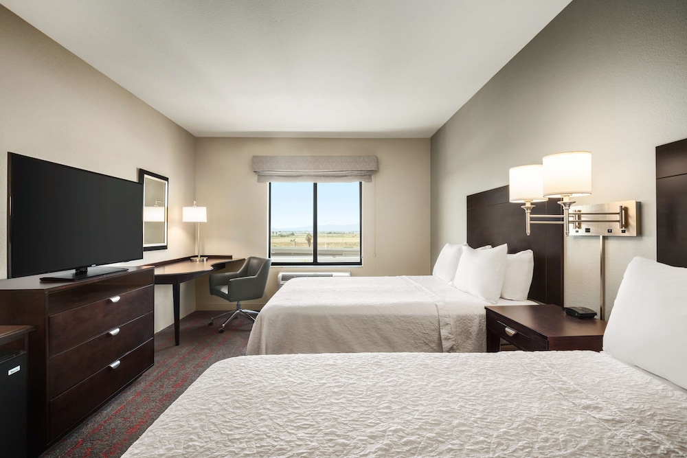 Hampton Inn & Suites Phoenix Glendale Westgate - photo 12