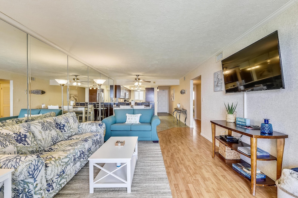 Regency Towers by Book That Condo - photo 57