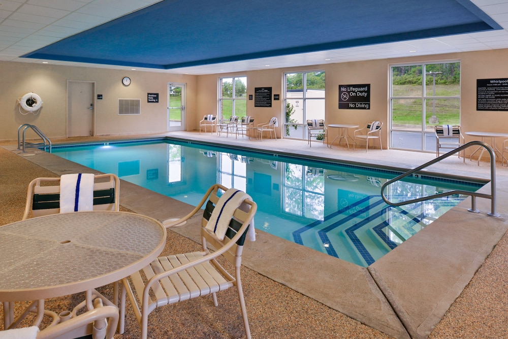 Hampton Inn & Suites Plymouth - photo 40