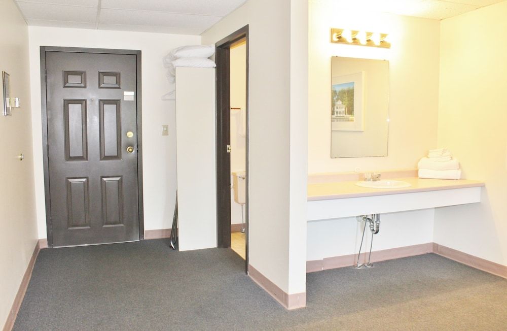 Otter Creek Inn - photo 9