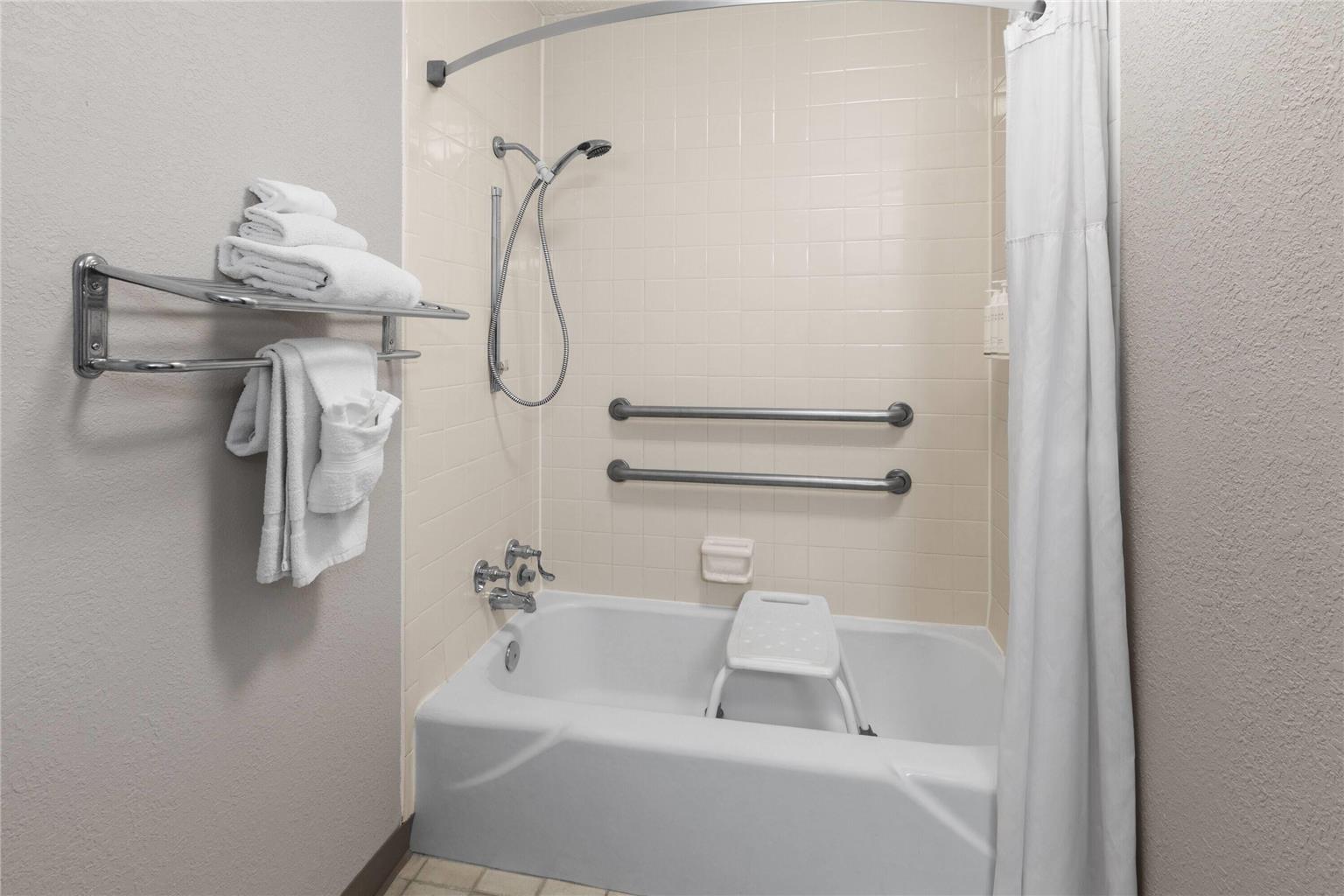 Days Inn by Wyndham Cambridge - photo 17