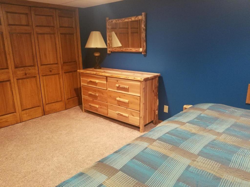 Mercer Lake Resort Cabin #7 - photo 2