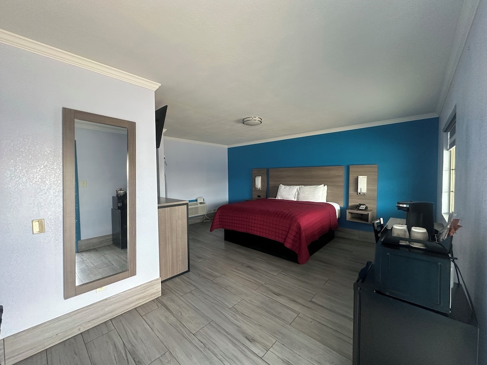 Carrizo Executive Inn - photo 19