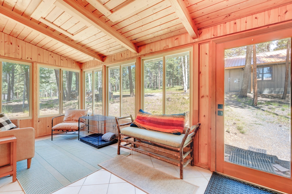 4 Mi to Angel Fire Resort: Retreat w Hot Tub - photo 21