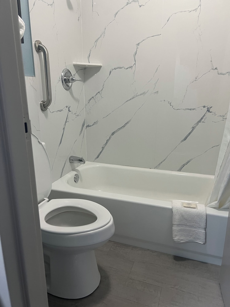 Americas Best Value Inn Pontotoc - photo 12