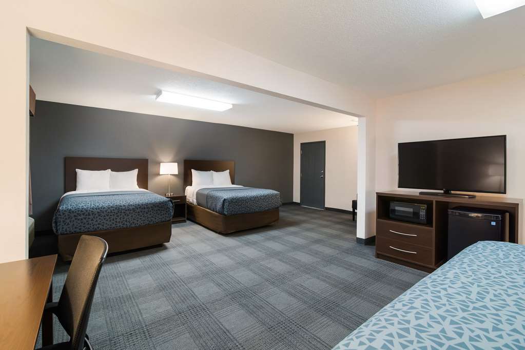 Econo Lodge Williston - photo 22