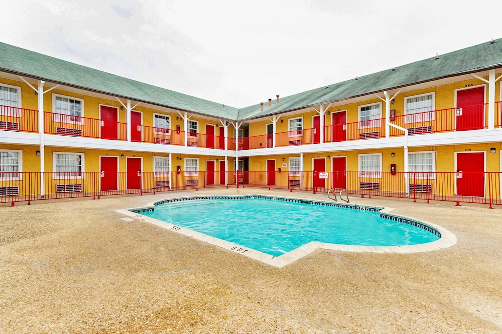 OYO Hotel San Antonio Lackland near Seaworld - featured photo