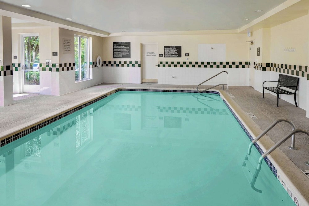 Hilton Garden Inn Albany Airport - photo 17