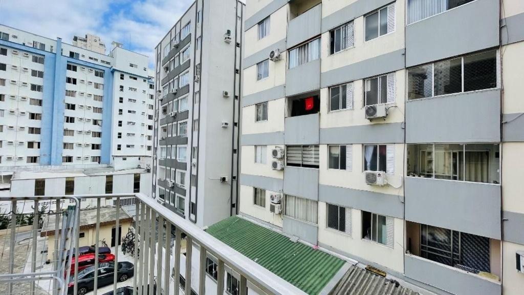 Apartamento Com Piscina