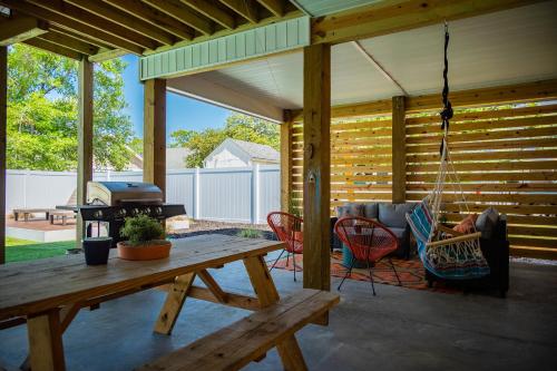 Suga Shack by Oak Island Accommodations - photo 4