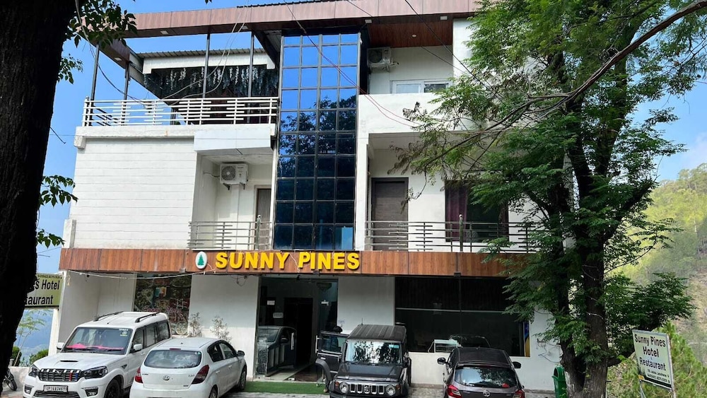 Sunny Pines Resort in Lansdowne, India