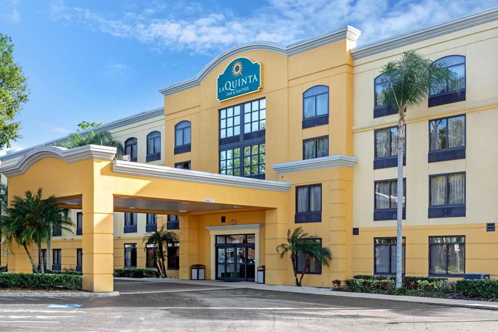 La Quinta Inn & Suites by Wyndham Tampa North I 75 - photo 3