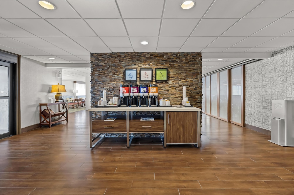 Hampton Inn Toledo South Maumee - photo 26