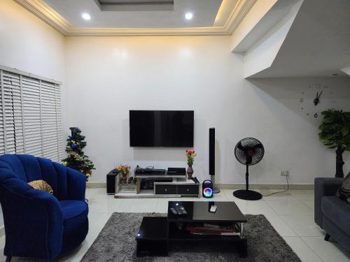 Stars Suite Abuja Serviced 24Hr Security Power Wifi Lounge 2Br — 4-Star Luxury Hotel in Abuja, Nigeria