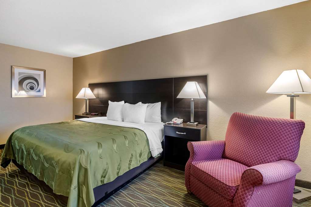 Quality Inn & Suites Des Moines Merle Hay Road - photo 11