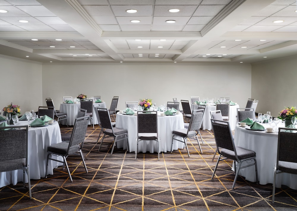 Holiday Inn Boston Dedham Hotel & Conference Center by IHG - photo 33