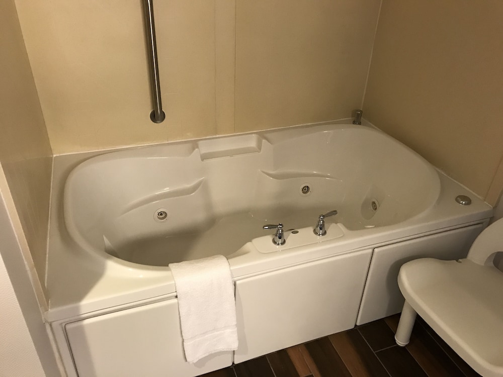 Hampton Inn & Suites Lamar - photo 86