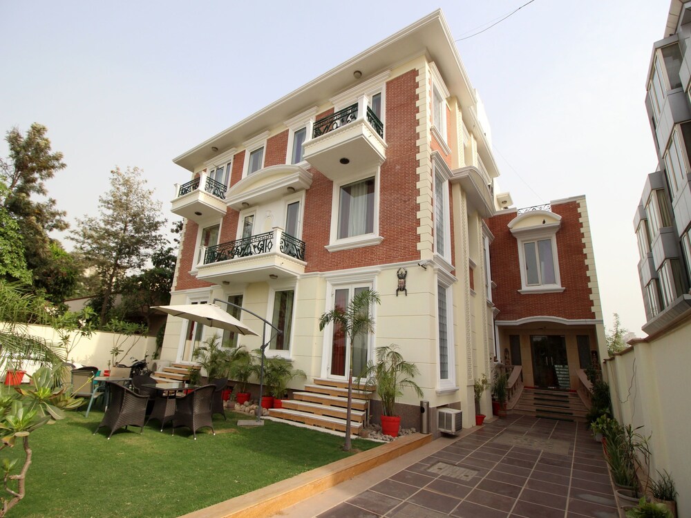 Oyo 8704 Hotel Good Care