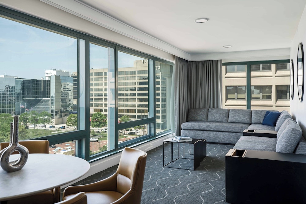 Renaissance Baltimore Harborplace Hotel - photo 19