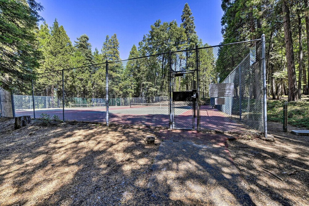 11 Mi to Apple Hill: Pollock Pines Resort Cabin - photo 11