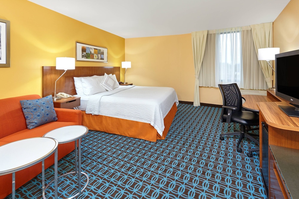 Fairfield Inn & Suites by Marriott Lombard - photo 11